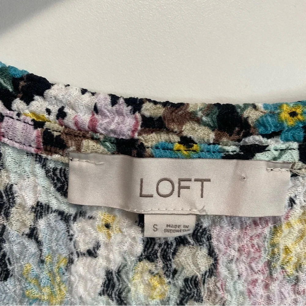 LOFT Floral Shirred Puff Sleeve Shirt! V-Neck Long Sleeve Size Small S